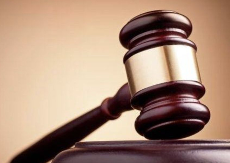 成都街头2男子骑摩托抢金项链，抢劫罪量刑标准
